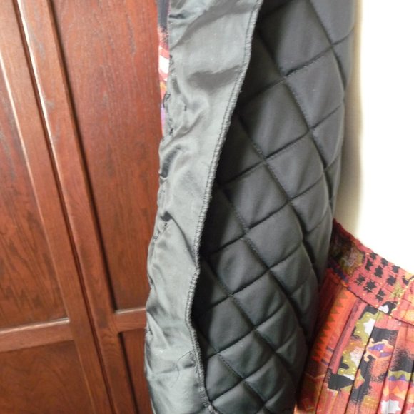 In Group II casual suit - Picture 3 of 11